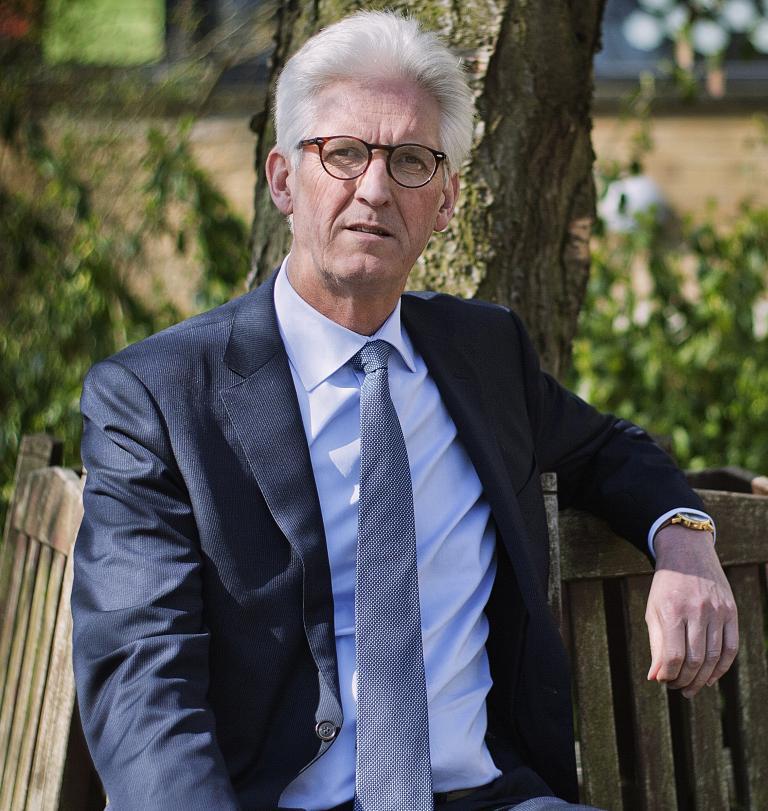 dr. M.W. (Maarten) Knoester